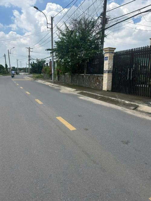 Biệt thự Hoa Bằng Tân Sơn Nhì, 4 tầng, rộng 112m², ngâm ngập ánh sáng tự nhiên